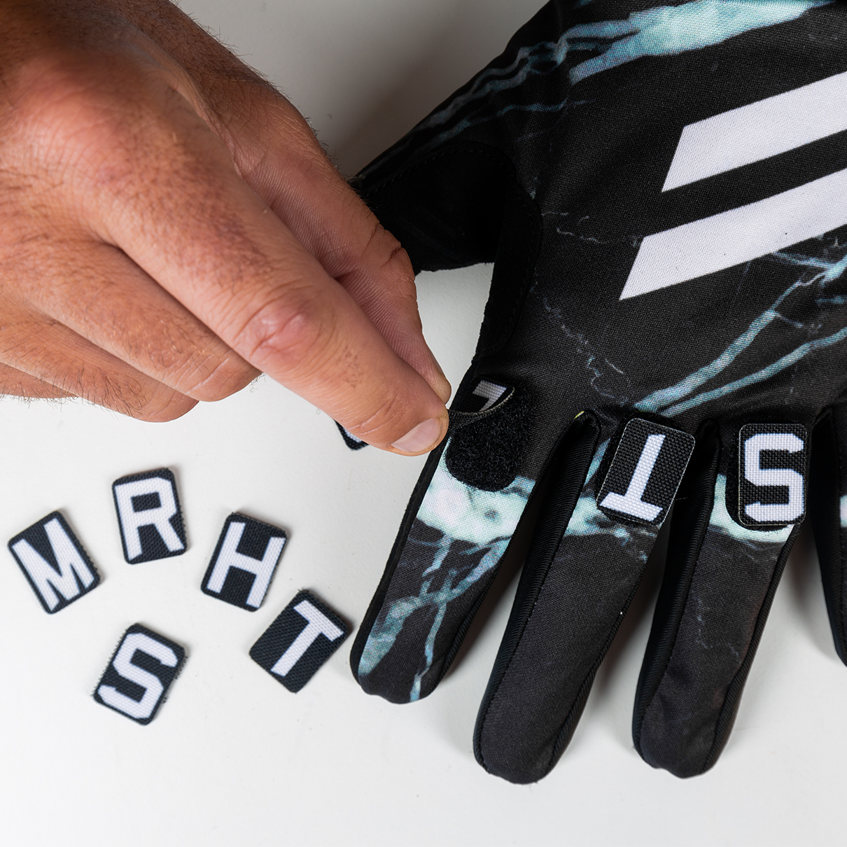 Glove - Marble